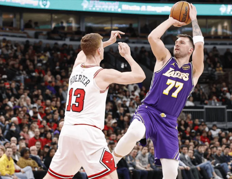 欧博体育-东契奇加盟湖人65场2000分，加盟新球队拿2000分历史第四快