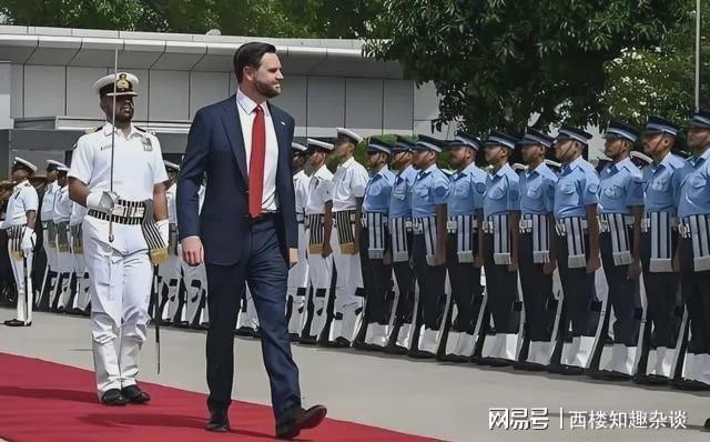 极有可能万斯会当上总统！对全世界都不是什么好事！因为万斯年轻